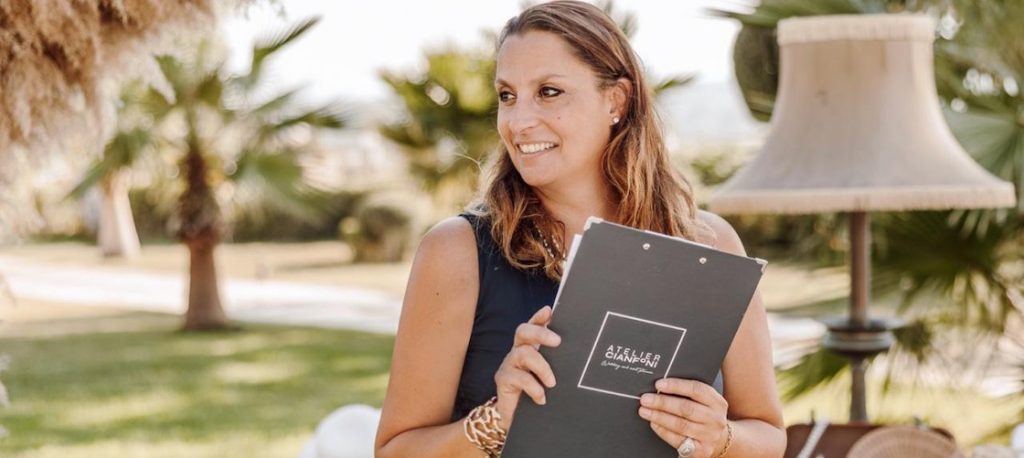 In questa foto, la Wedding Planner Luna Cianfoni, founder di Atelier Cianfoni
