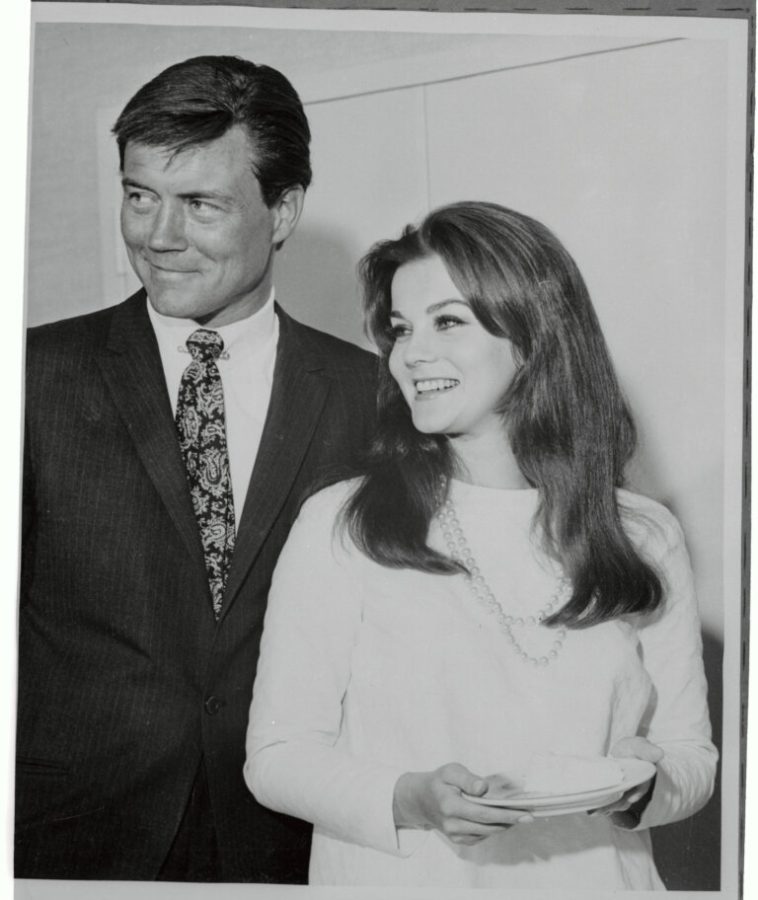 In questa foto Ann-Margret e Roger Smith