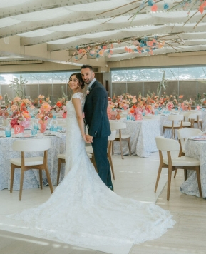 Tonalità pastello e vista mare, l’elegante matrimonio di Francesca e Stefano firmato da Cristina Orsatti