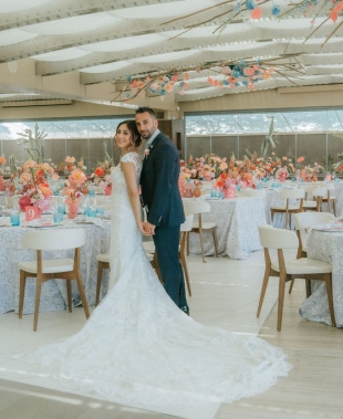 Tonalità pastello e vista mare, l’elegante matrimonio di Francesca e Stefano firmato da Cristina Orsatti