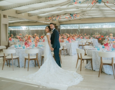Tonalità pastello e vista mare, l’elegante matrimonio di Francesca e Stefano firmato da Cristina Orsatti