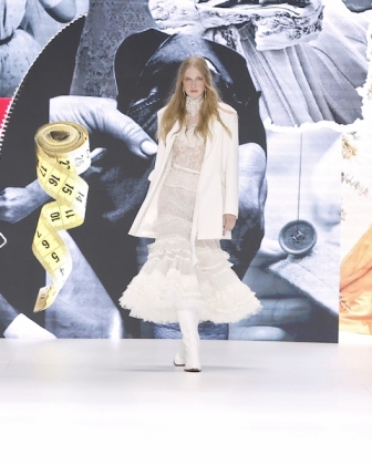 Abiti da sposa Yolancris 2027, Alter Ego tra libertà e sensualità