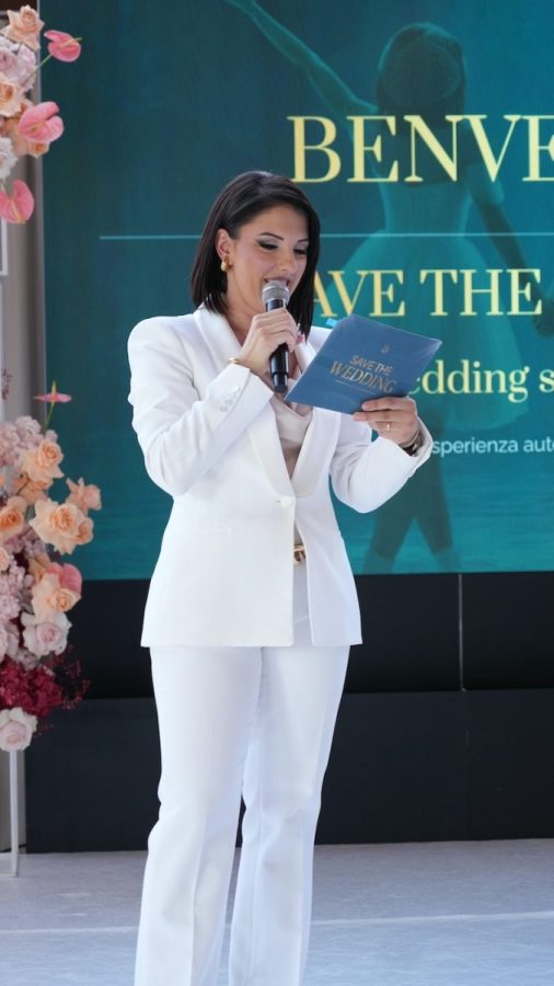 Barbara Trentacosti, ideatrice di "Save The Wedding", saluta e dà il benvenuto agli ospiti allo Stand Florio di Palermo