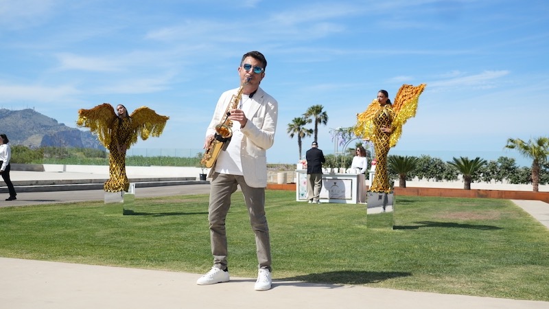 Una performance musicale dal vivo durante l’evento "Save The Wedding" di Barbara Eventi