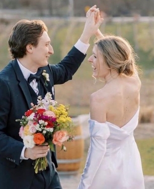 Il Wine Wedding in Sicilia: l’esperienza immersiva del matrimonio tra le vigne