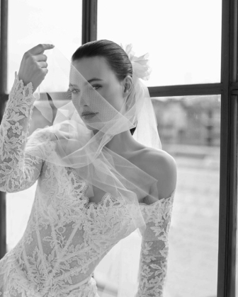 Abiti da sposa Elisabetta Polignano 2027: Aphrodite celebra la bellezza autentica contro gli stereotipi