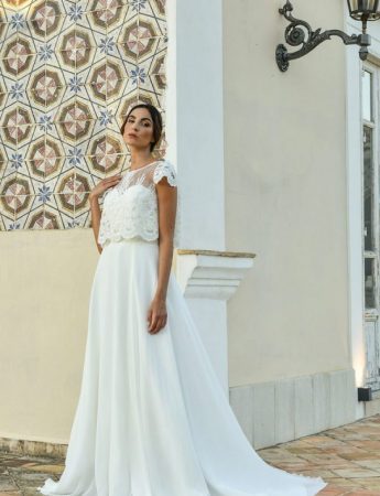 In questa foto un abito da sposa Palermo scivolato di Benedetta Laboratorio Moda