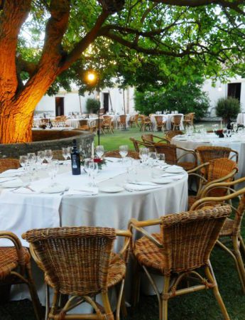 Un allestimento per nozze country chic a Masseria Rossella