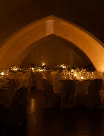 In questa immagine un ricevimento nuziale organizzato nelle sale del castello di San Nicola