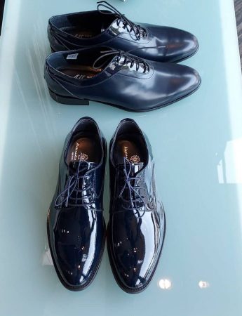 In questa foto delle eleganti calzature da abbinare agli abiti disponibili da Piepo Boutique Uomo