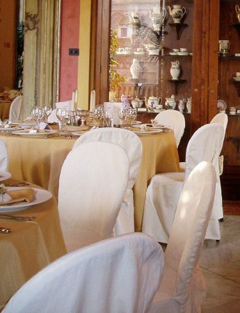 In questa foto l'allestimento di un matrimonio di lusso a Palazzo Asmundo a Palermo