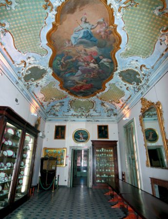 In questa foto il soffitto affrescato di Palazzo Asmundo a Palermo