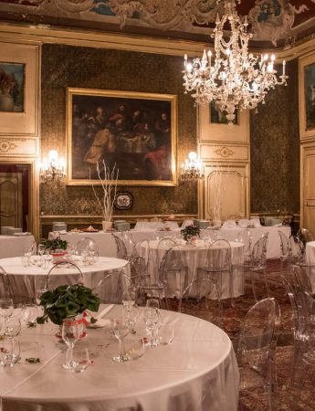 In questa foto l'allestimento di un matrimonio a Palazzo de Gregorio a Palermo