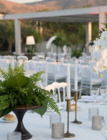 In questa foto l'allestimento in stile chic nell'Hotel Magaggiari, location per cerimonie a Cinisi in provincia di Palermo