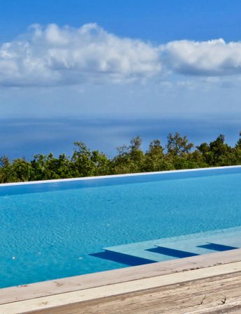 In questa foto la piscina con vista del Vallegrande Nature Resort