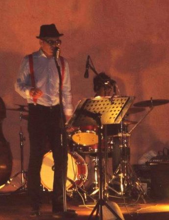 Andrea Cantieri Swing & Rock’n Roll Band durante un concerto live