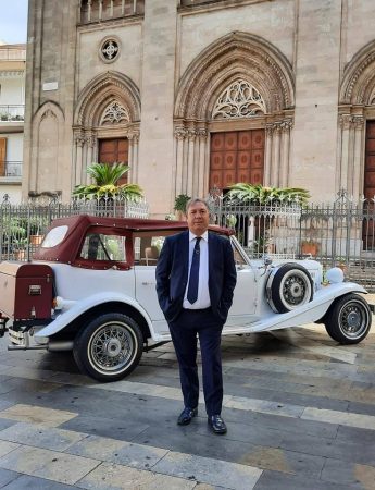 In questo scatto un auto a noleggio della flotta di Maurices Cars