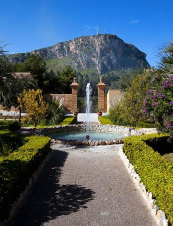 In questa foto il parco di Palazzo Villarosa a Bagheria