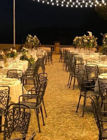 In questa foto un allestimento sulla terrazza di Palazzo Villarosa a Bagheria