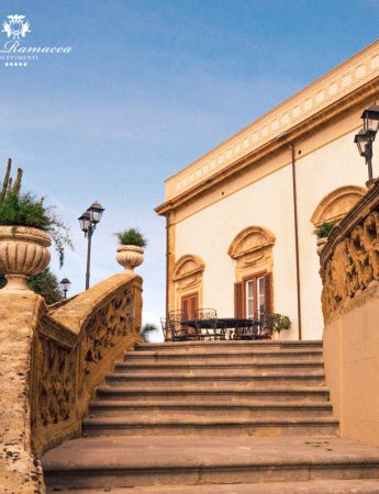 In questa foto la scalinata esterna di Villa Ramacca a Bagheria