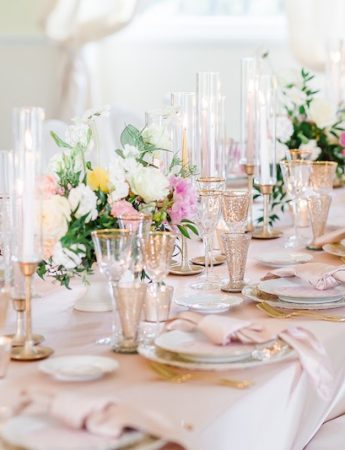 In questa foto una mise en place della wedding planner Angela Bartolomeo