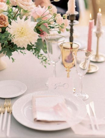 In questa foto una mise en place della wedding planner Angela Bartolomeo