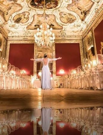 In questa foto un ricevimento di nozze in una dimora storica a Palermo