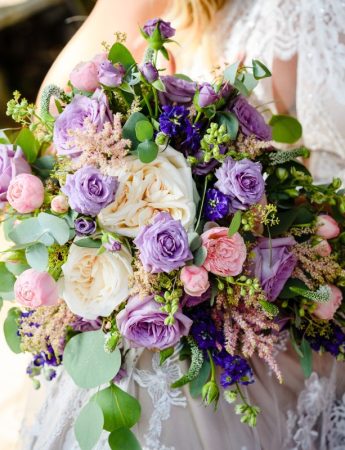 In questo scatto un particolare bouquet dai toni del rosa e del glicine